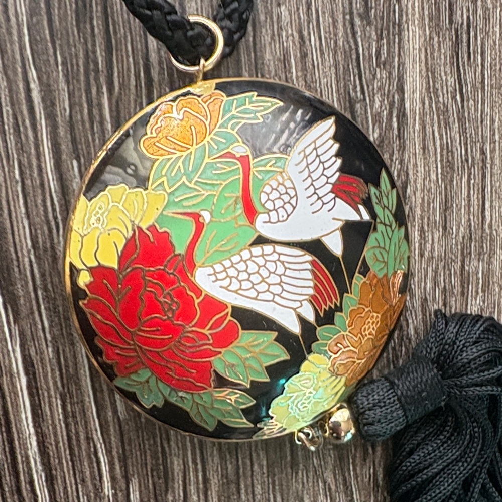 🦢🌹Vintage Cloisonné Pendant with Tassel - Picture 3 of 4